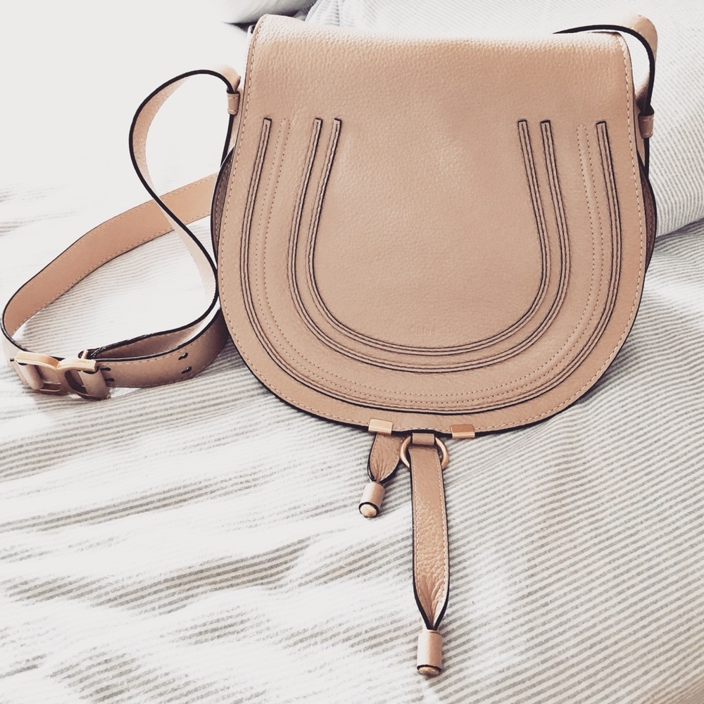 CHLOÉ
Medium Marcie Leather Crossbody Saddle Bag - Picture 4 of 12